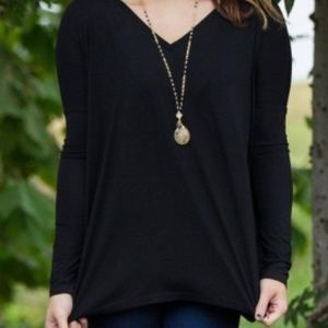 Piko Long Sleeved V-Neck Top in Black